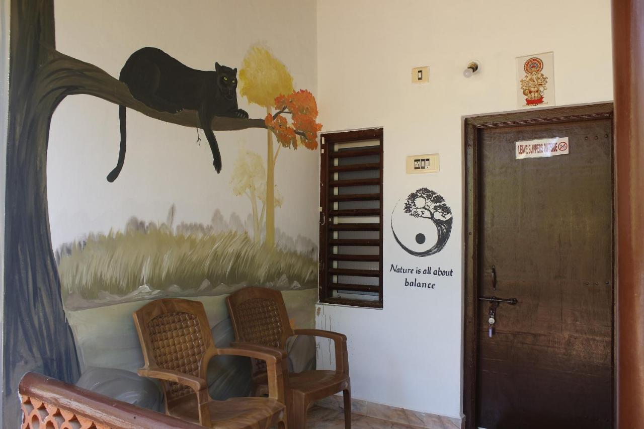 גוקרנה Tusker Tribe Hostel מראה חיצוני תמונה