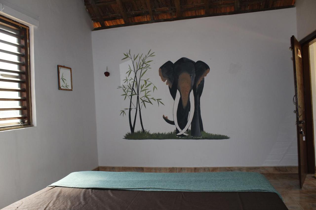 גוקרנה Tusker Tribe Hostel מראה חיצוני תמונה