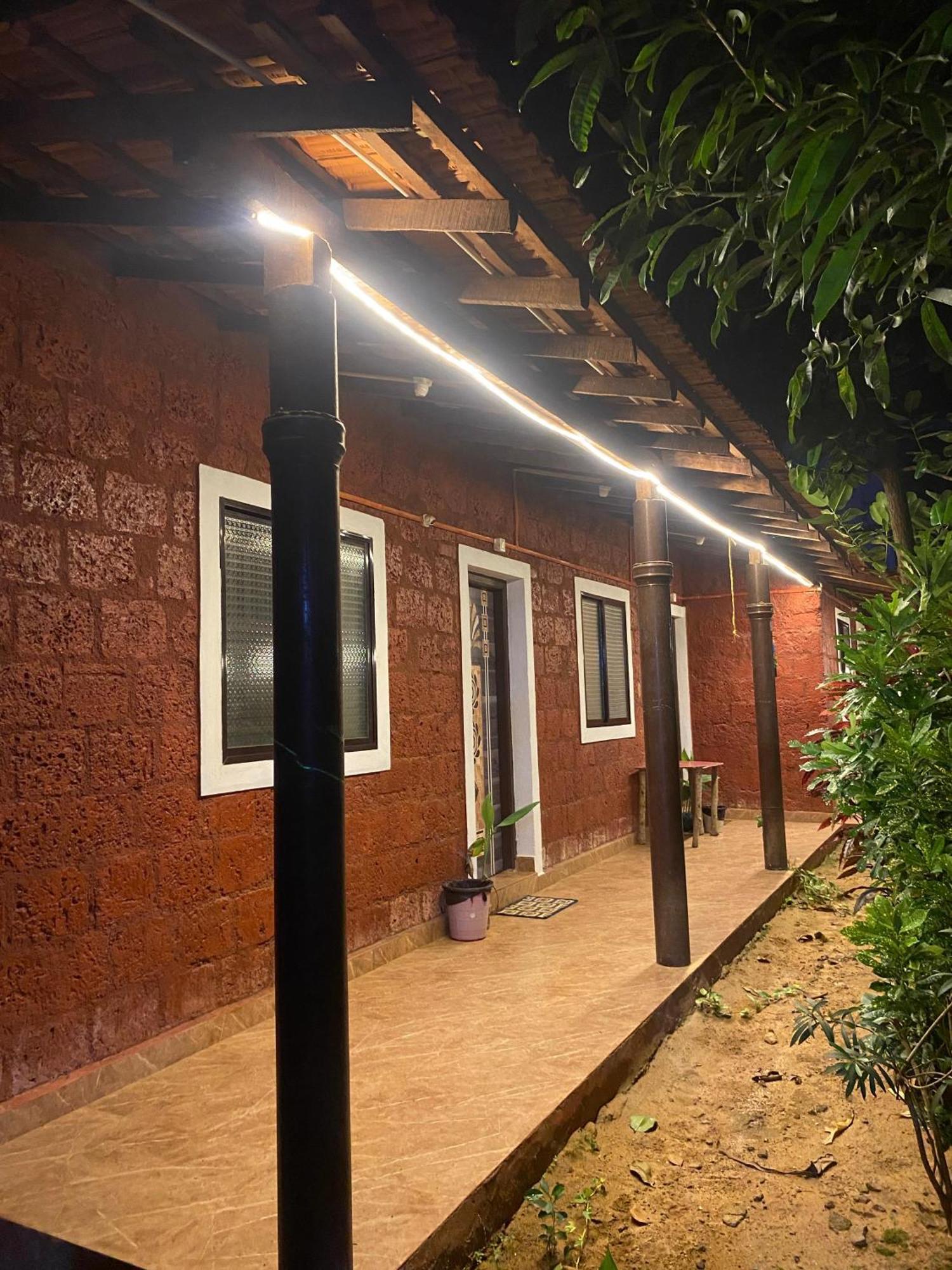 גוקרנה Tusker Tribe Hostel מראה חיצוני תמונה